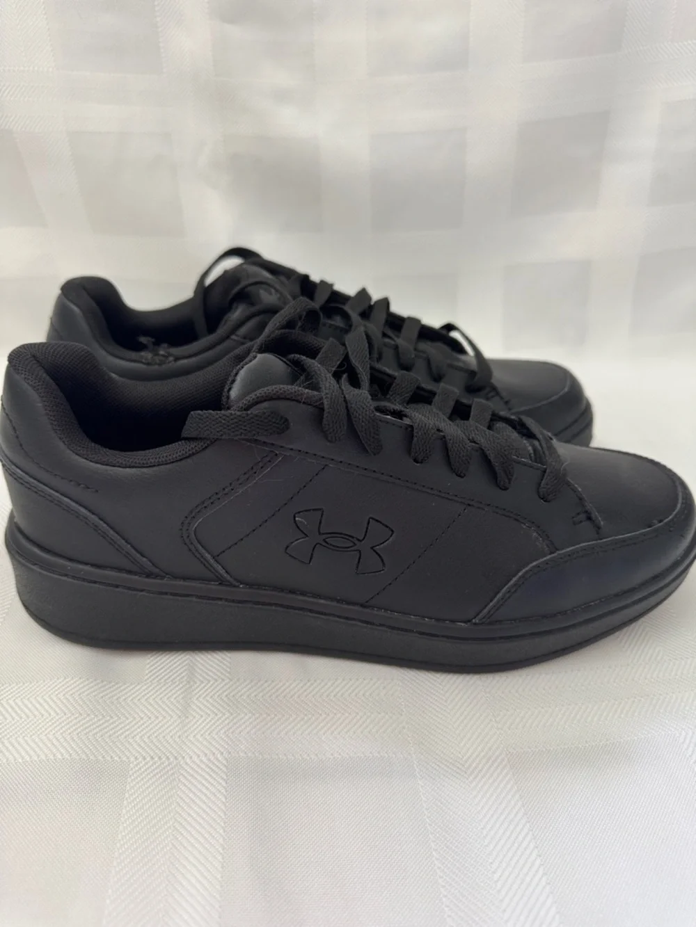 Under Armour all black